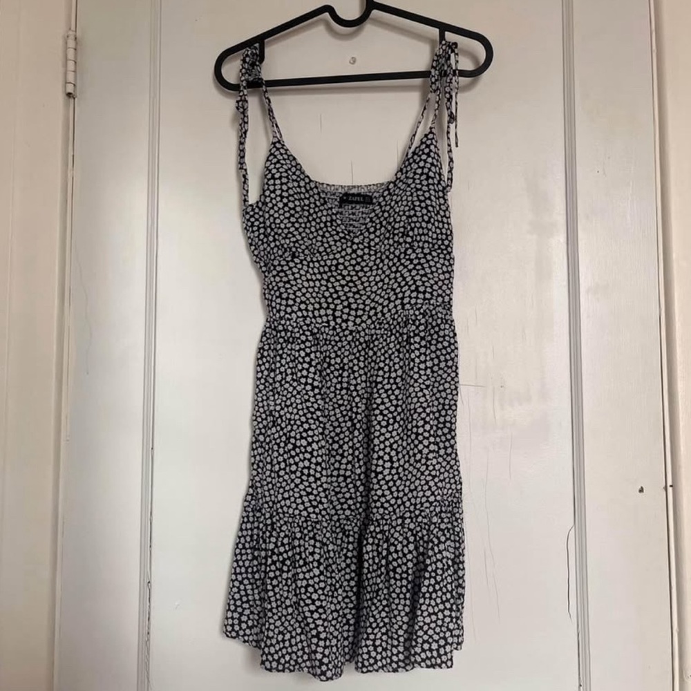 Zaful Black and White Ruffled Mini Sundress